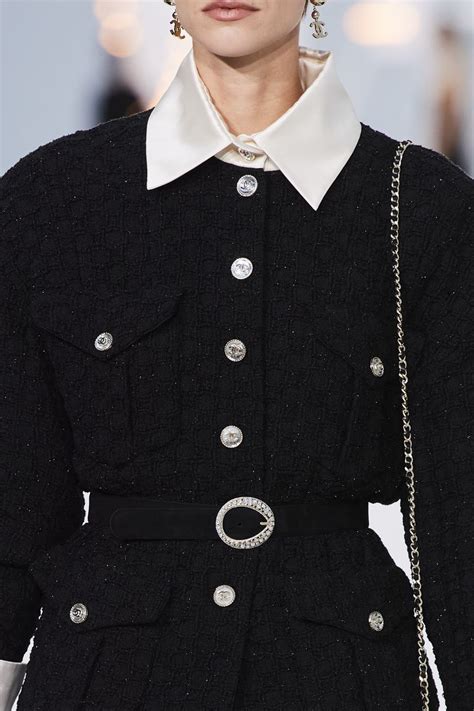 Moda Blazer Donna: la giacca di Chanel icona di eleganza